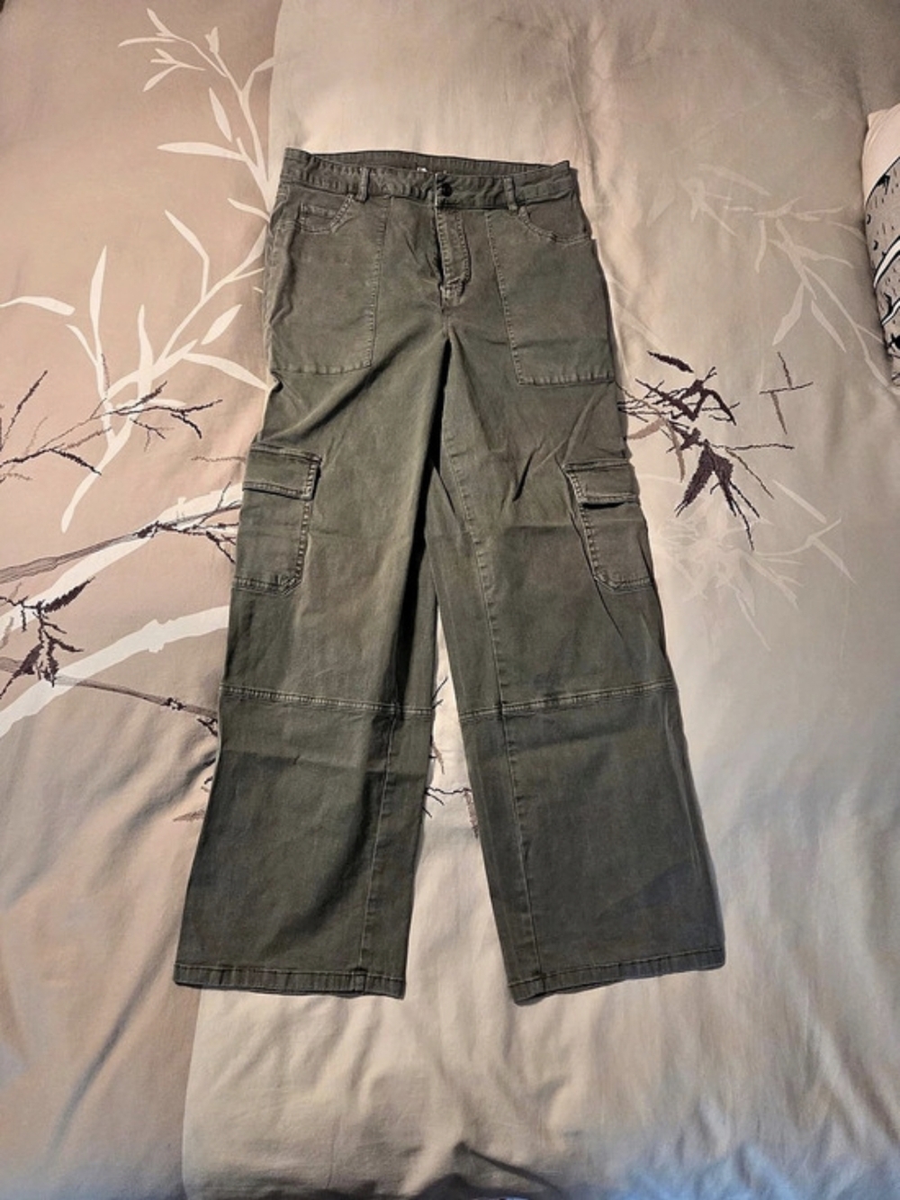 grey & gray Twill High-rise Cargo Pants Women's Olive Size 8